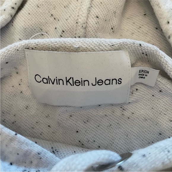 CK Cropped Hoodie & Cuffed Highrise Shorts Off White & Black Speckled Lounge Set - Picture 5 of 13